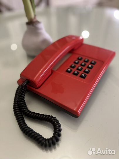 Телефон ретро