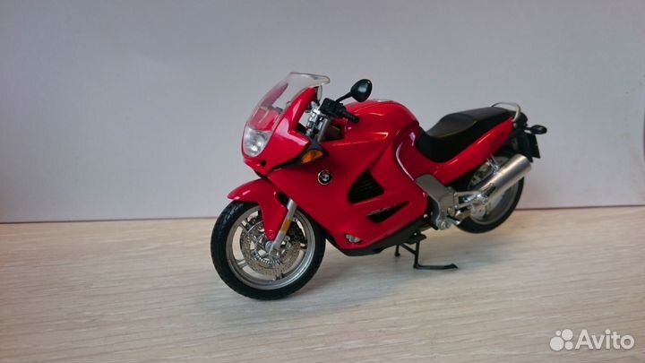 Редкая модель мотоцикла BMW. Масштаб 1 18