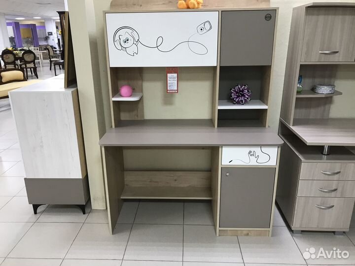 Стол компьютерный новый