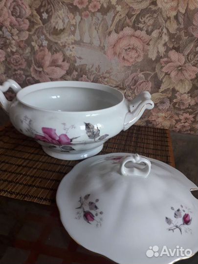 Сервиз столовый и чайный