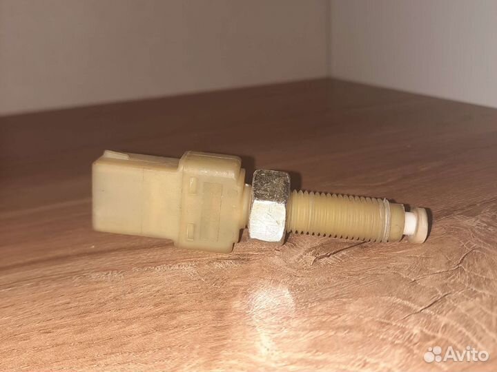 Датчик включения стоп сигнала Audi, лягушка