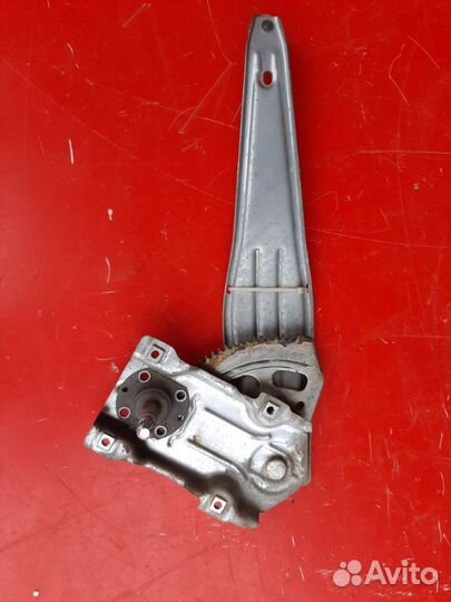 Механизм стеклоподъемника задний левый Toyota