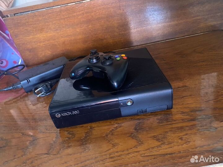 Xbox 360 E 250 gb