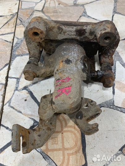 Суппорт тормозной задний Mazda 6 седан 2.0 LF 2005