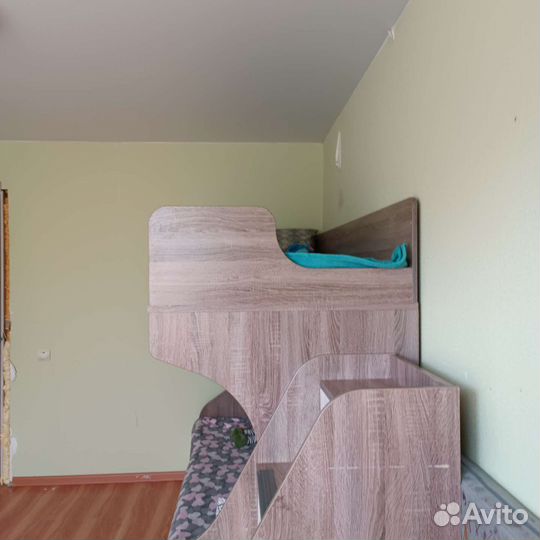 Кровать двухьярусная