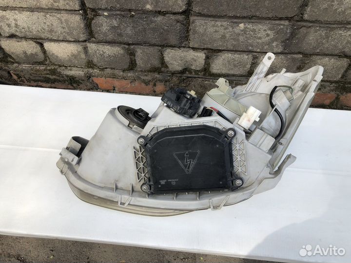 Фара правая Caldina 241, 2002-2005