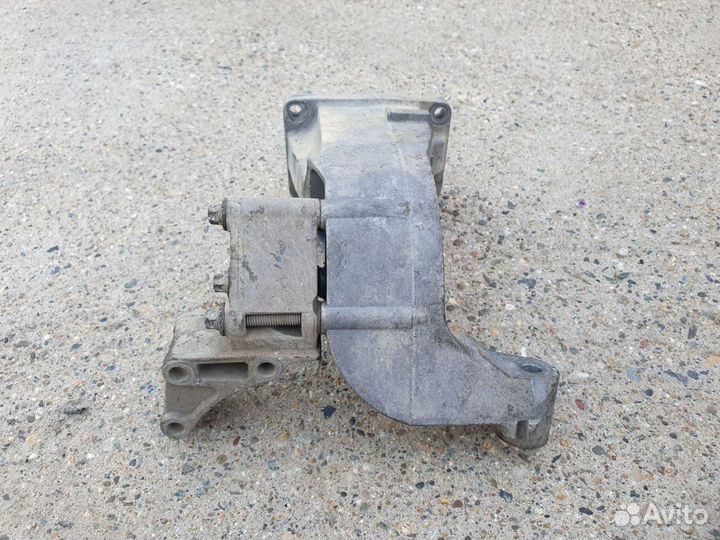 Кронштейн опоры двигателя для Mercedes W211 W220
