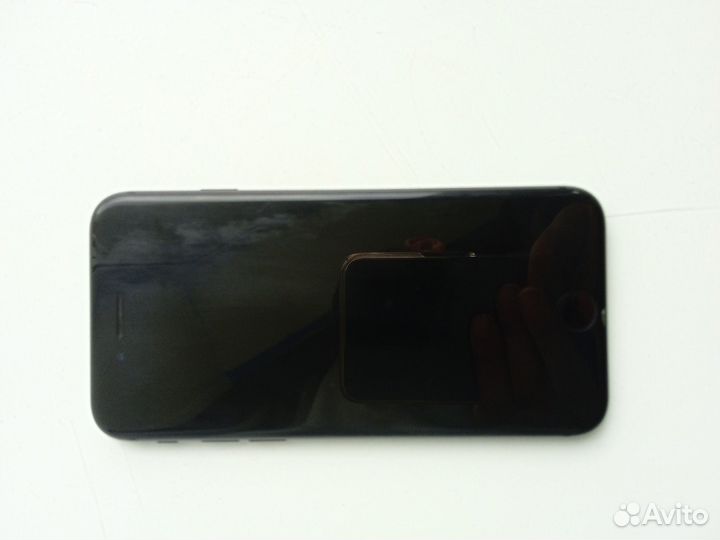 iPhone 8, 64 ГБ