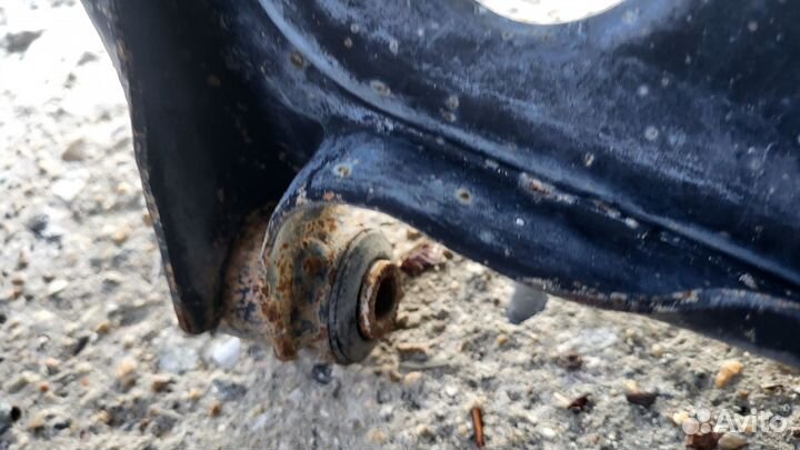 Передние рычаги toyota ist