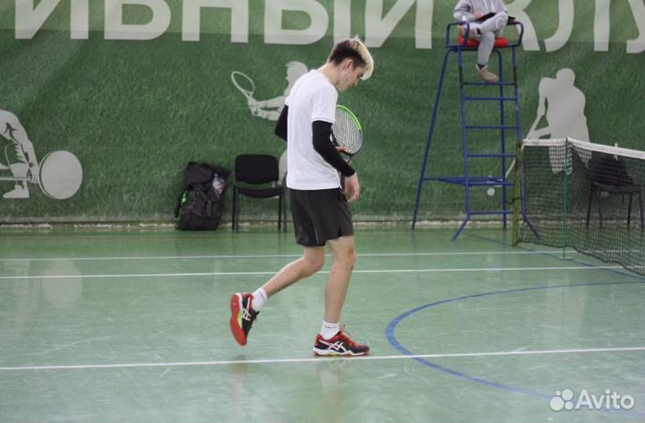 Тренер по большому теннису