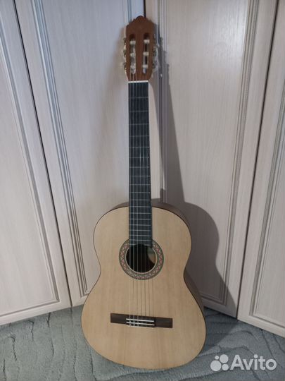 Классическая гитара yamaha c40m