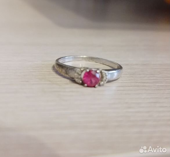 Серебряное кольцо с фианитами