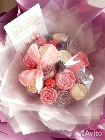 Сладкие букеты из шоколада, маршмеллоу