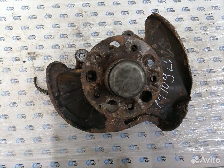 Кулак поворотный передний левый Mercedes W203