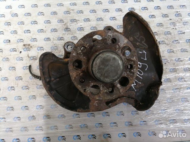 Кулак поворотный передний левый Mercedes W203