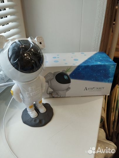 Ночник астронавт