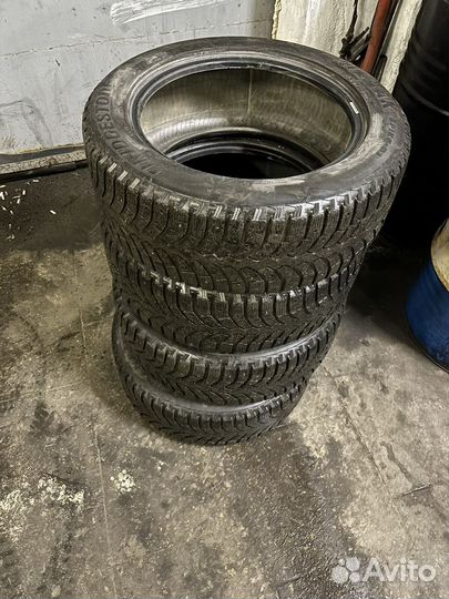 Bridgestone Blizzak Spike-01 225/55 R17