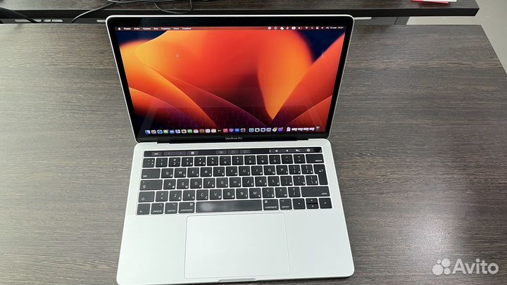 Apple MacBook Pro 13 2017 touch bar