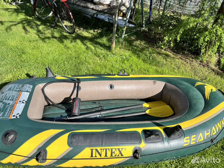 Надувная лодка Intex
