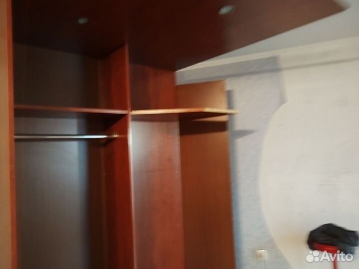 Угловой шкаф с зеркалом