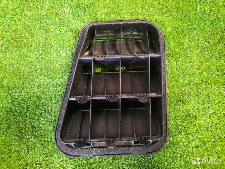 Решетка вентиляционная левая Hyundai Ix35 2.0 G4KD