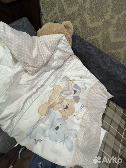 Бортики в кроватку с балдахином