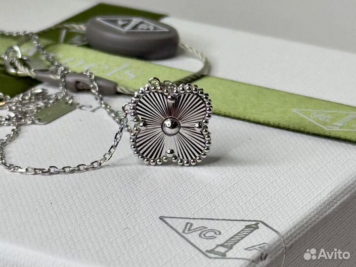 Колье Van Cleef Vintage Alhambra белое золото