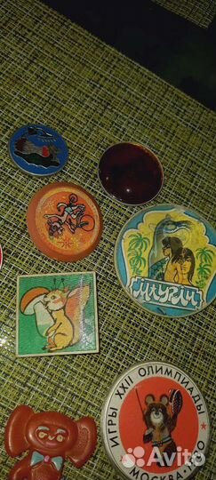 Значок чебурашка винтаж и другие мультгерои