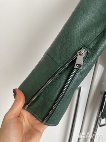 Кожаная куртка женская