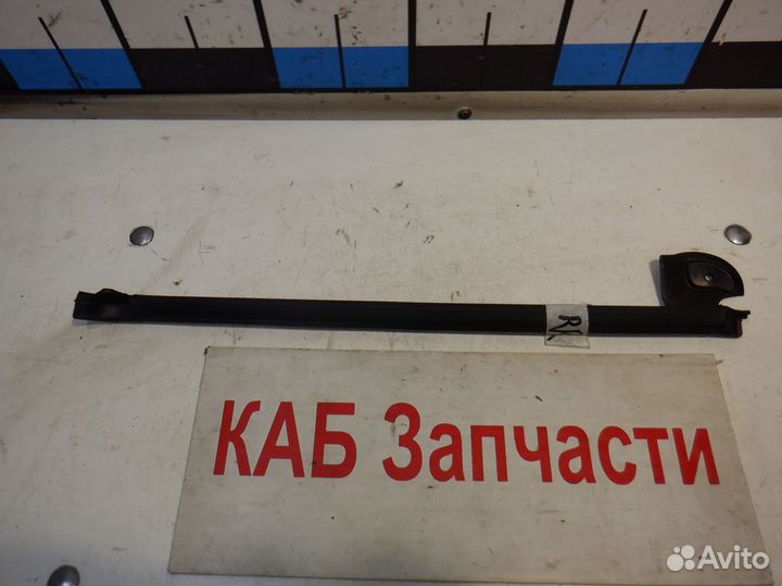 Уплотнитель двери передней правой LADA X-RayX 1.6л