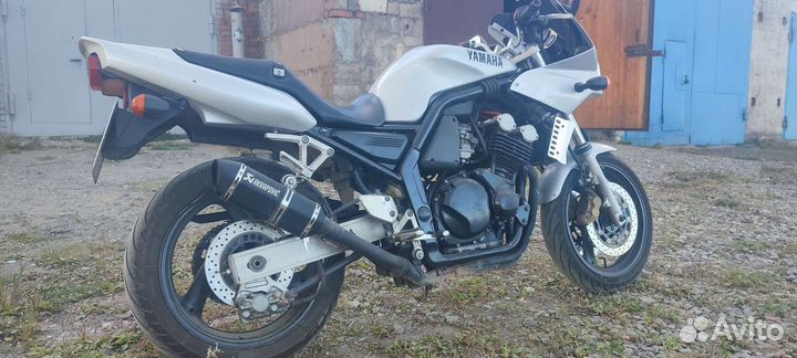 Yamaha FZ400
