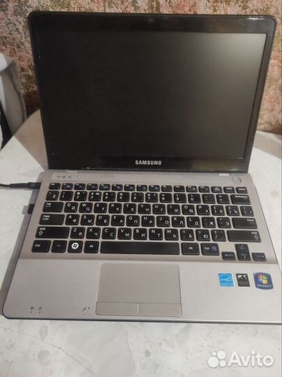 Samsung np305u1a