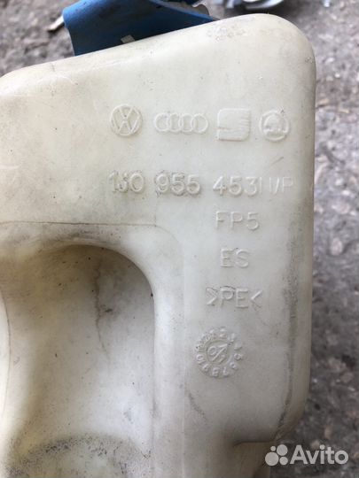 Бочек омывателя Шкода октавия тур