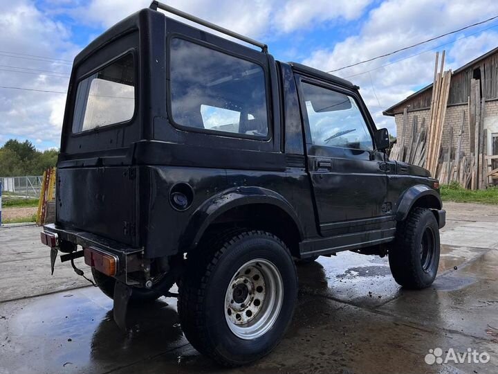 Suzuki Samurai, 1985