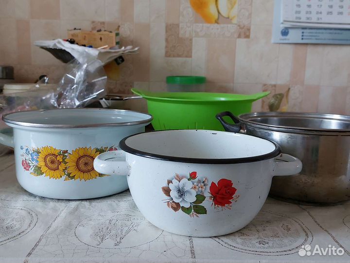 Кастрюля,банка с краном,графин,кипятильник