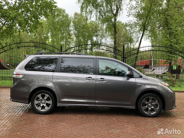 Toyota Sienna 3.5 AT, 2018, 64 950 км
