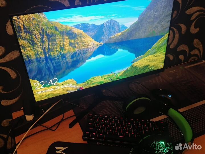 Игровой системный блок с монитором