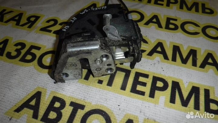 Замок двери задней правой Toyota Corolla (E150) 2