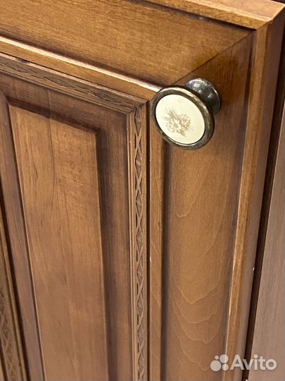 Шкаф кухонный