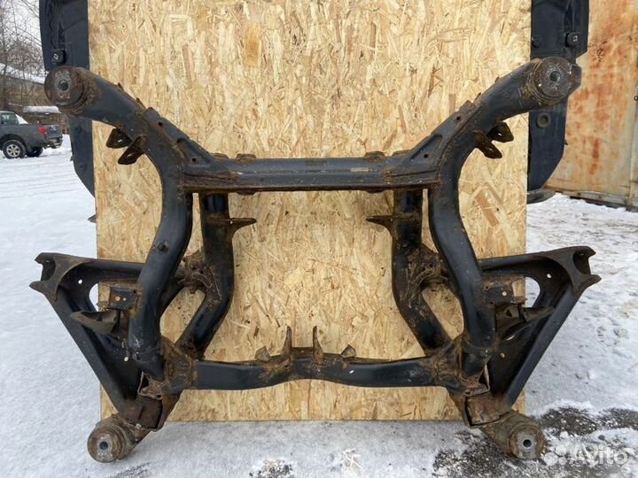 Балка подвески задняя задняя Porsche Cayenne 955