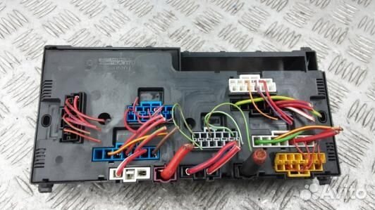 Блок предохранителей BMW X3 E83 (2NN19M101)