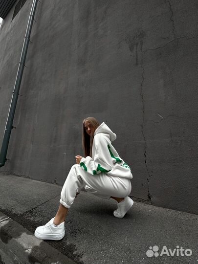 Спортивный костюм женский