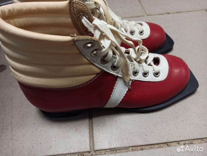 Лыжные ботинки