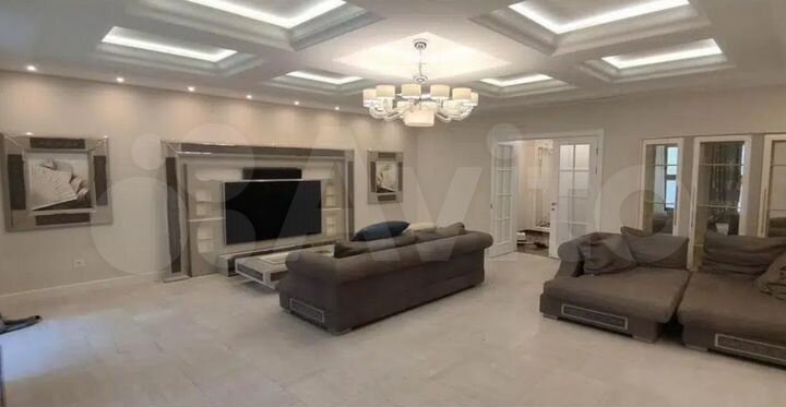Аукцион: 9-к. квартира, 493,7 м², 1/4 эт.