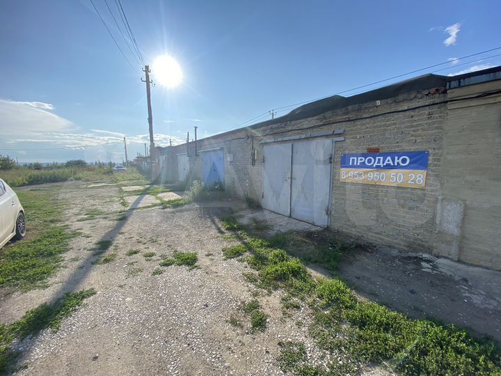 Гараж, > 30 м²