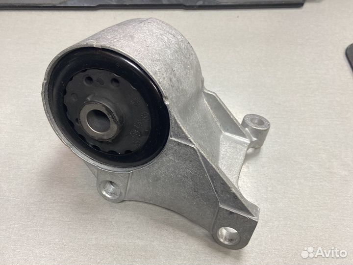 Опора кпп задняя volkswagen transporter vw T4