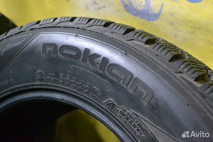 Nokian Tyres Hakkapeliitta R2 215/60 R16