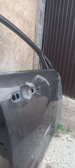 Дверь передняя правая на LADA vesta