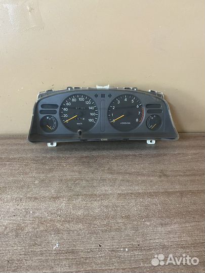 Щиток приборов Toyota Sprinter Carib AE111 МКПП