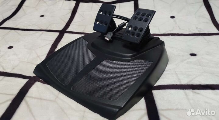 Педали Logitech Momo Racing